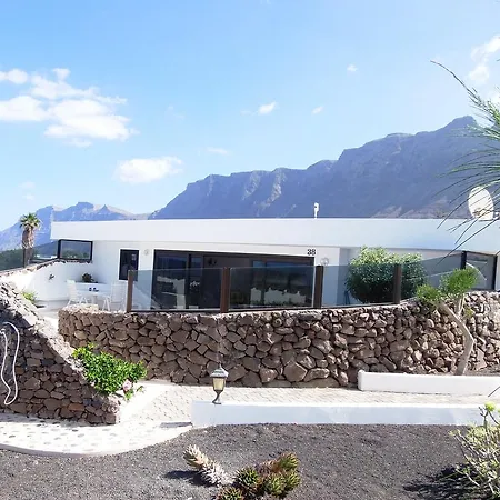 Bungalow, Hibiscos Famara