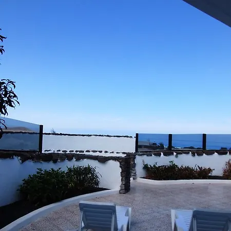 Bungalow, Hibiscos * Famara